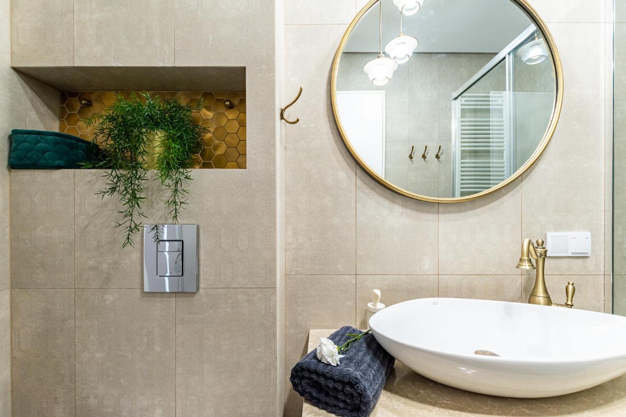 Active Gold Apartment *